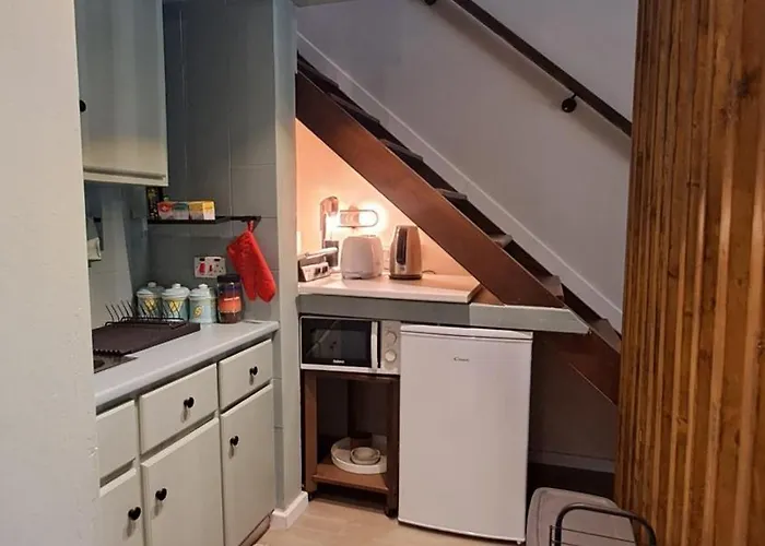 Апартаменты Calming Mountain View With Balcony & Free Parking Near Kakopetria *