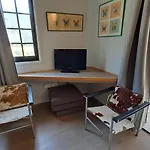 Calming Mountain View With Balcony & Free Parking Near Kakopetria דירה ניקוסיה